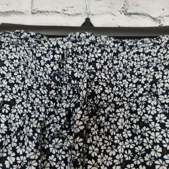 Abercrombie & Fitch Women's Navy Blue White Floral-Print Shorts Size Small - Picture 9 of 13